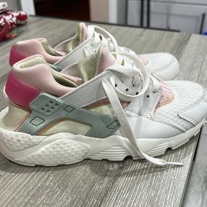 Nike Kids' Huarache Run Summit White/Seafoam-Atmosphere-Size 4.5Y